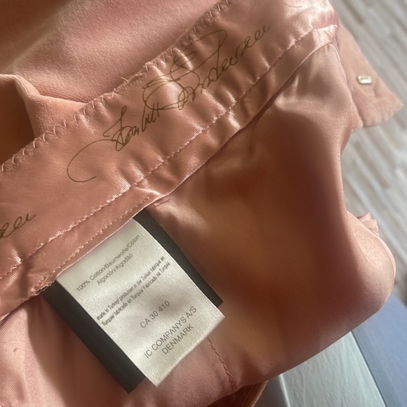 Pink Pants - Picture 3 of 7